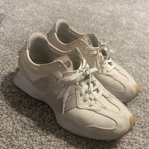 Women's New Balance 327 Sneakers size 8.5